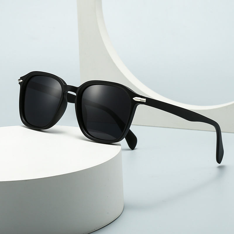 Wholesale Retro Square Polarized Sunglasses with Silver Rivet PC Lens - Everful