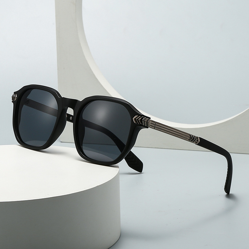 Wholesale Retro Square Sunglasses With Arrow Metal Decoration For Men Women - Everful