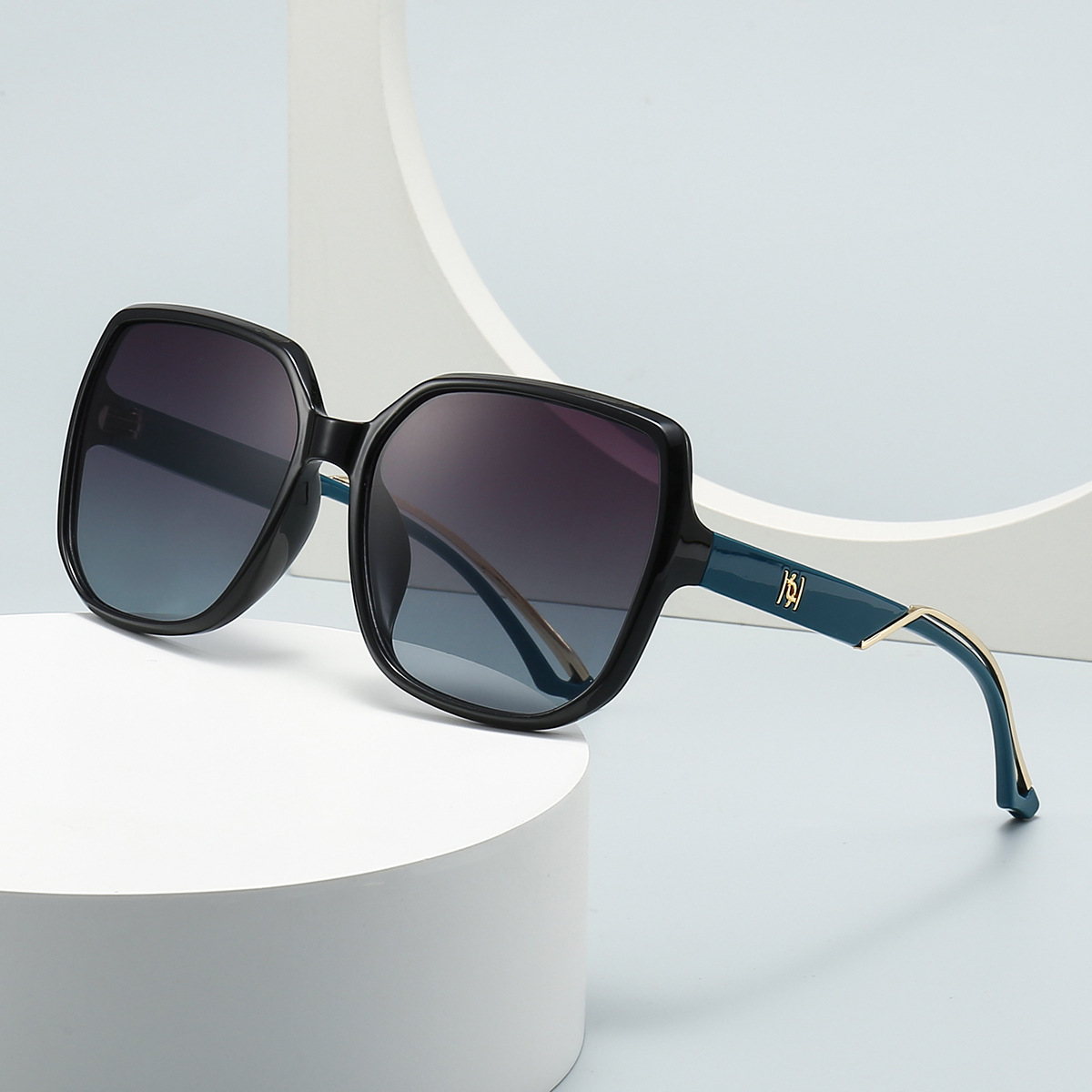 Wholesale Fashion Square Oversized Sunglasses with TR Metal Frame - Everful