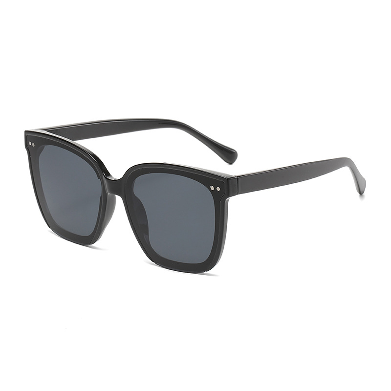 Wholesale Vintage Square Frame Sunglasses UV400 Protection For Women - Everful
