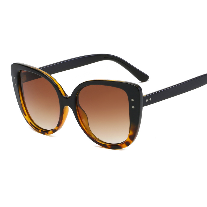 Wholesale Oversized Cat Eye Sunglasses For Women With Vintage Rivet - Everful