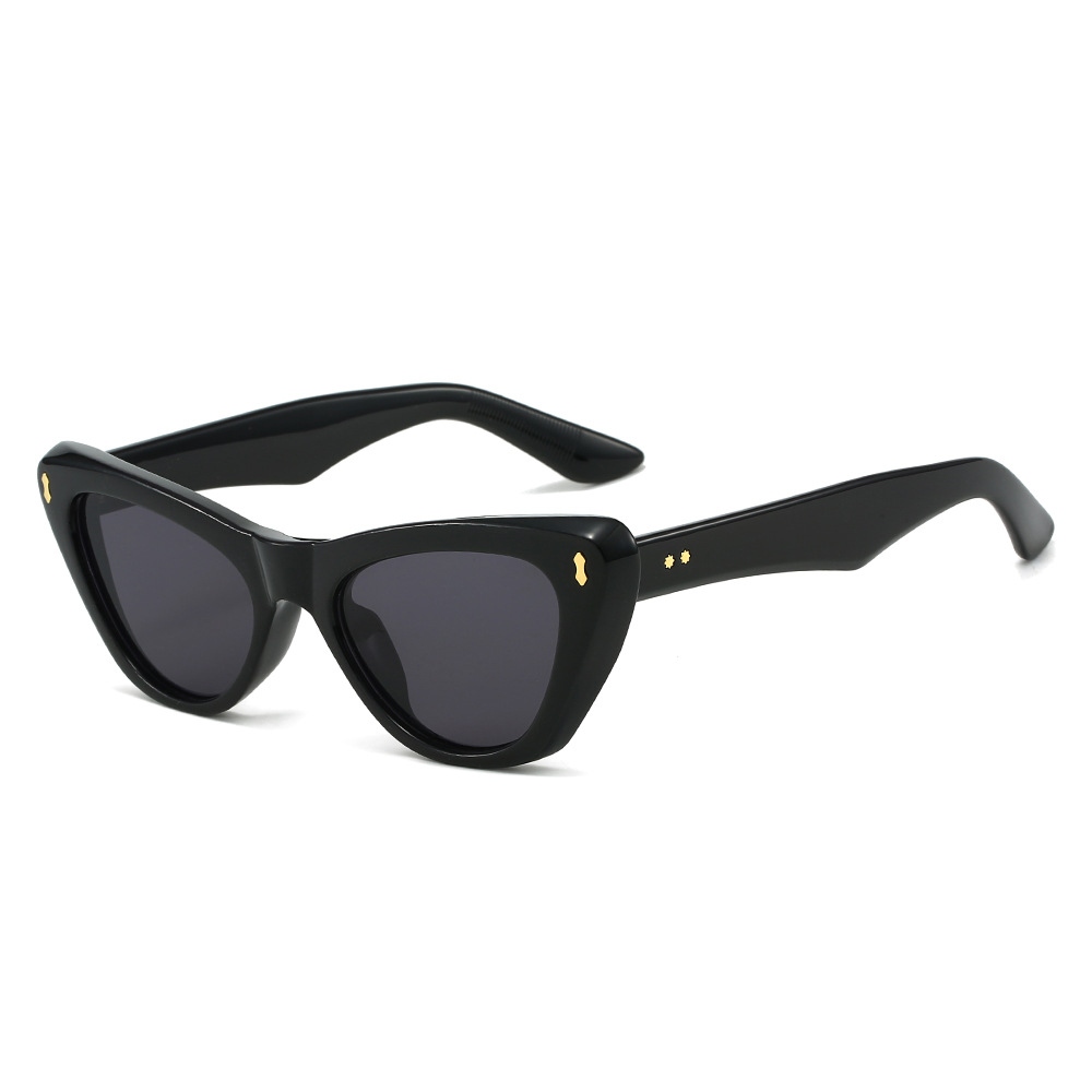 Wholesale Cat Eye Sunglasses with Metal Rivet Decor For Women - Everful