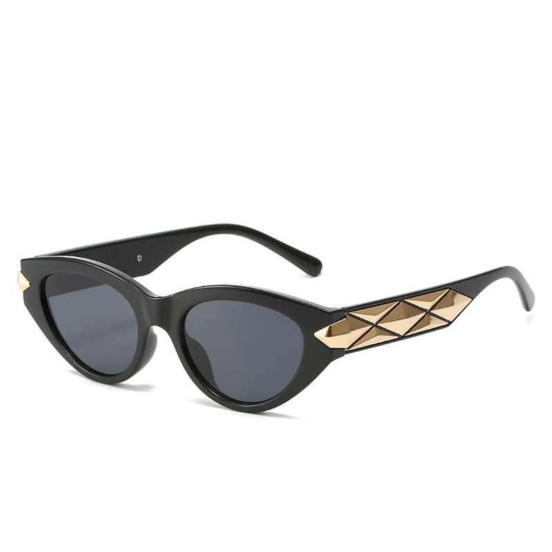 Wholesale Vintage Cat Eye Sunglasses With Geometric Metal Decoration - Everful