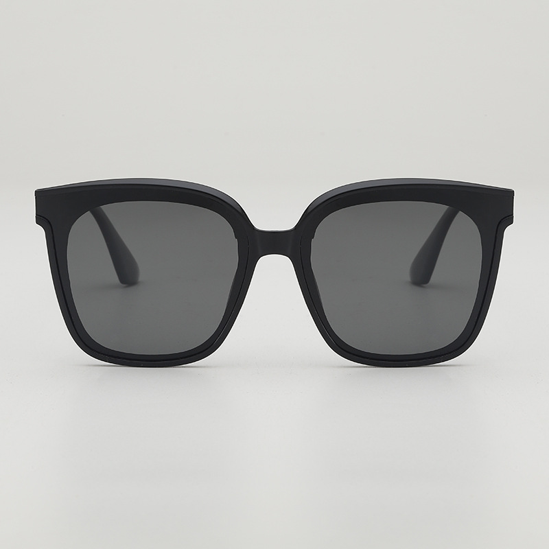 Wholesale Square Frame Sunglasses UV400 Protection Retro Fashion Eyewear - Everful