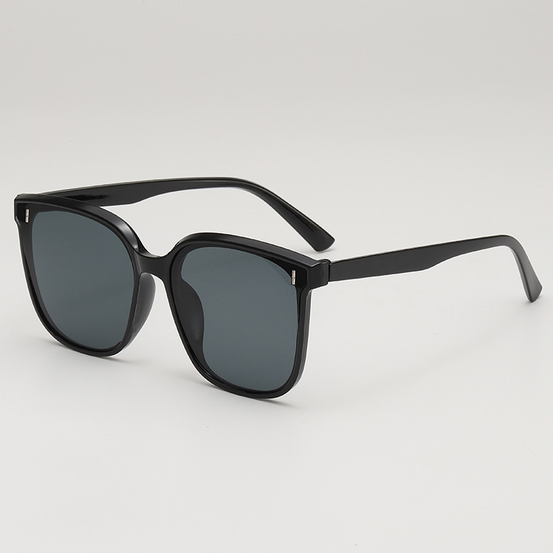 Wholesale Square Retro Sunglasses UV400 Protection Large PC Frame Unisex - Everful