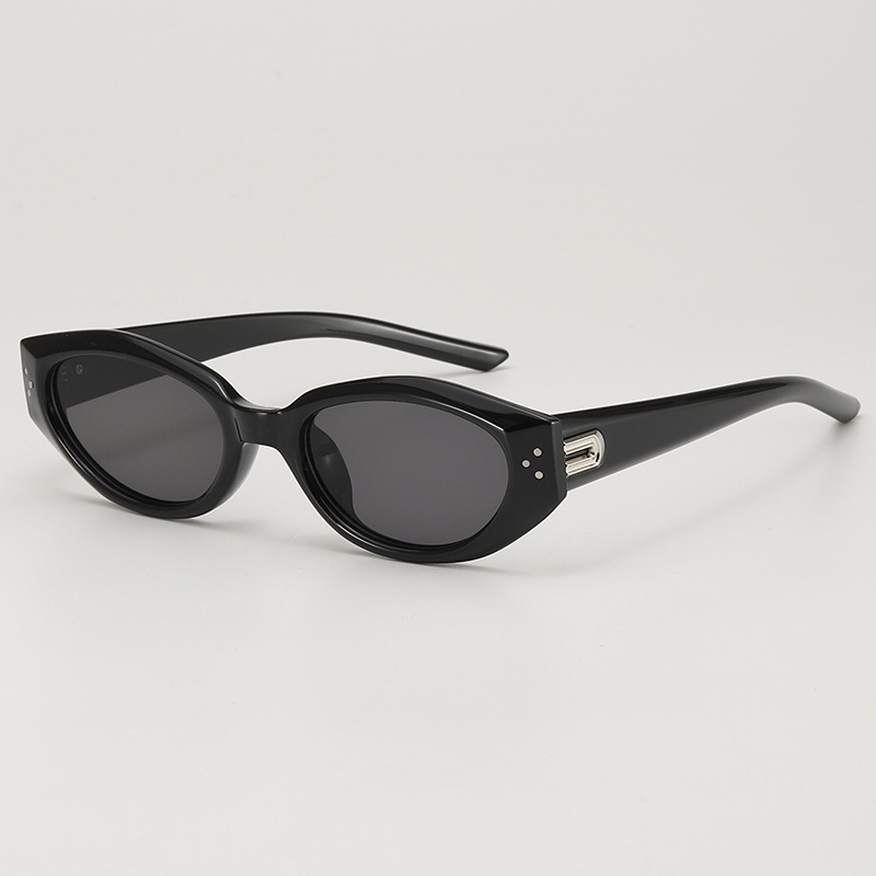 Wholesale Vintage Cat Eye Sunglasses with PC Frame and Metal Rivets - Everful