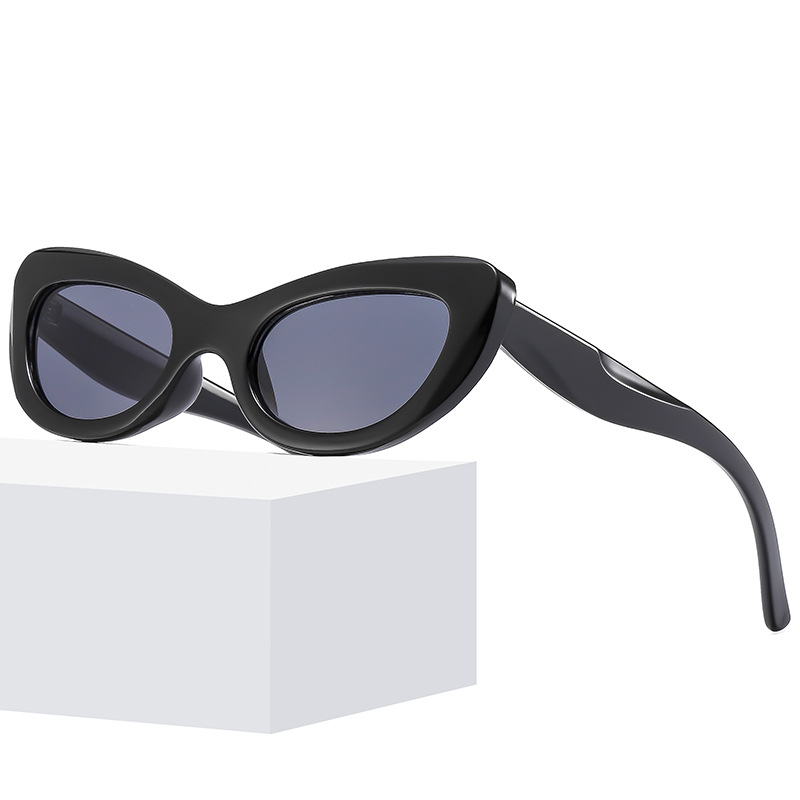 Wholesale Cat Eye Sunglasses with UV400 Protection Retro Fashion - Everful