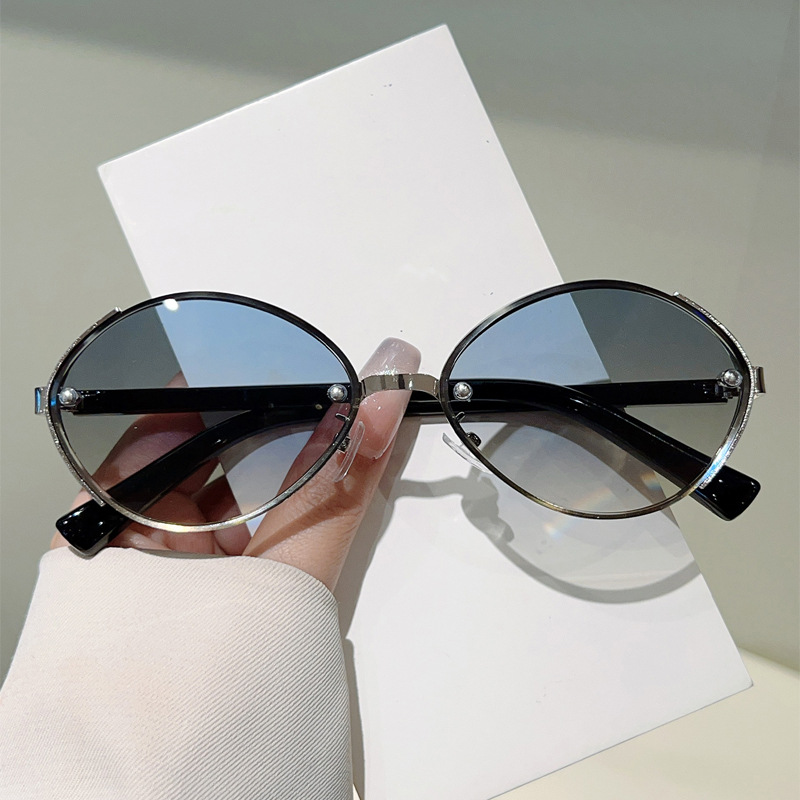 Wholesale Oval Sunglasses with Metal Plastic Frame UV400 For Women Men - Everful
