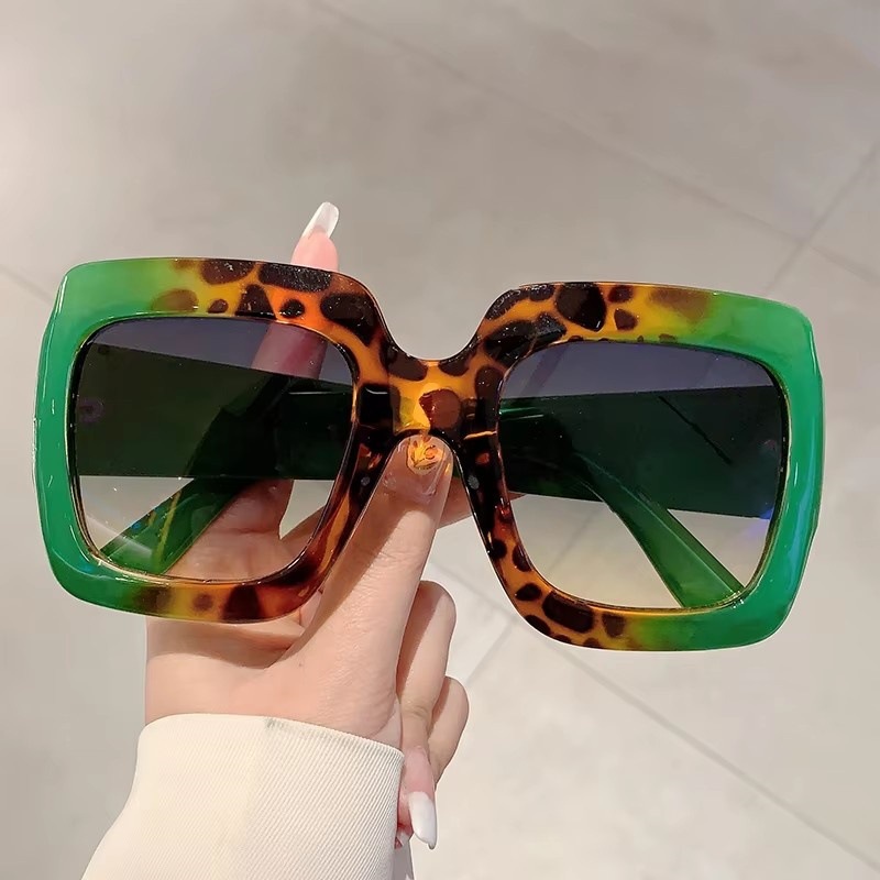 Wholesale Oversized Square Sunglasses UV400 Protection Gradient Lenses - Everful