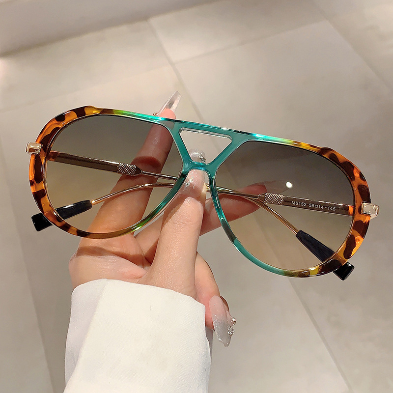 Wholesale Vintage Oversized Pilot Sunglasses with Metal Temples For Men Women - Everful