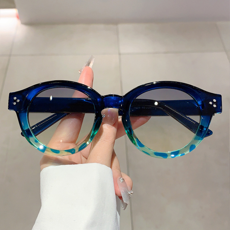 Wholesale Retro Round Sunglasses with Vintage PC Frame UV400 Protection - Everful