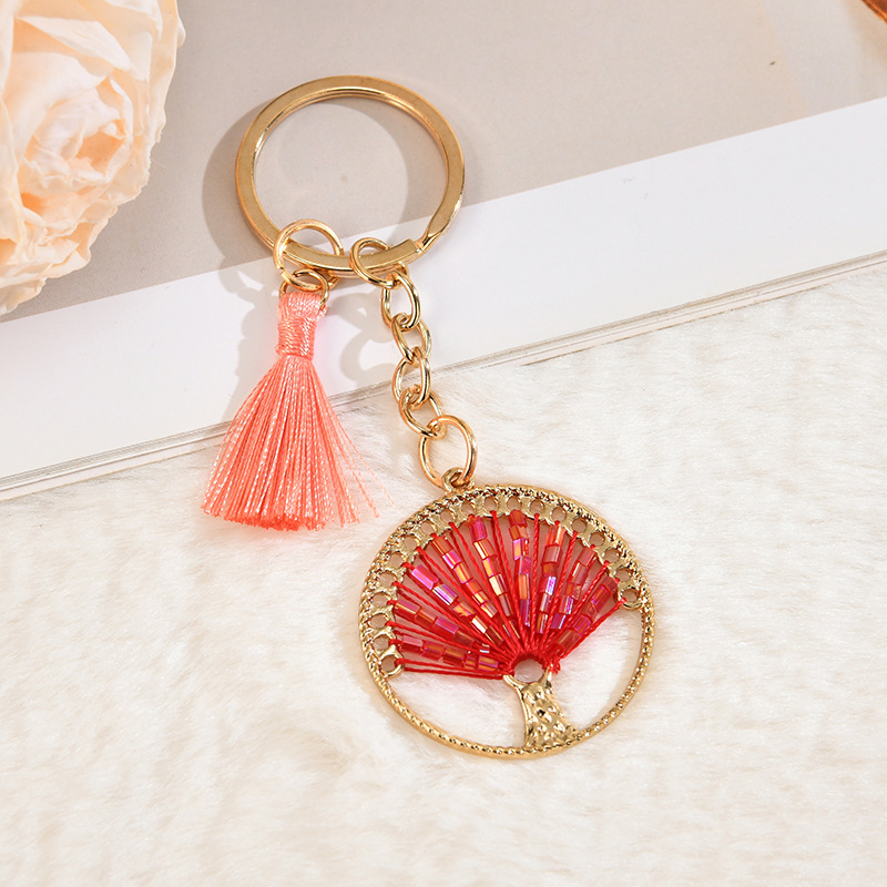 Hot-selling Hollowed-out Diamond-studded Tree Of Life Heart-shaped Round Pendant Necklace Exquisite Niche Design