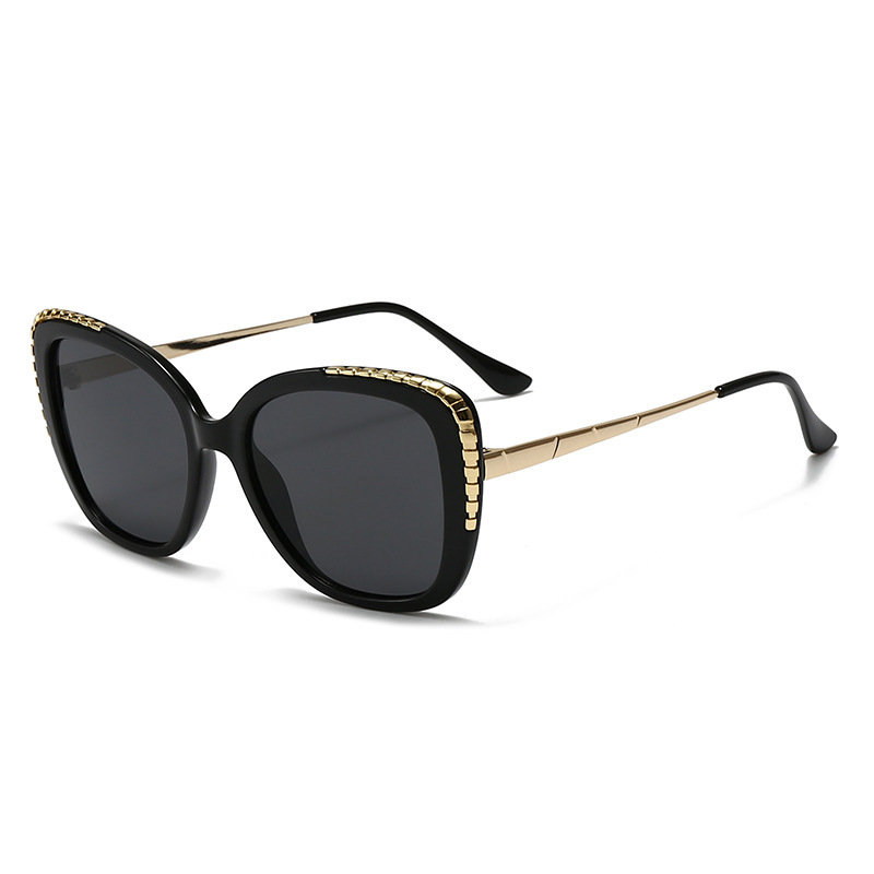 Wholesale Vintage Cat Eye Sunglasses with Metal Chain Frame For Women - Everful