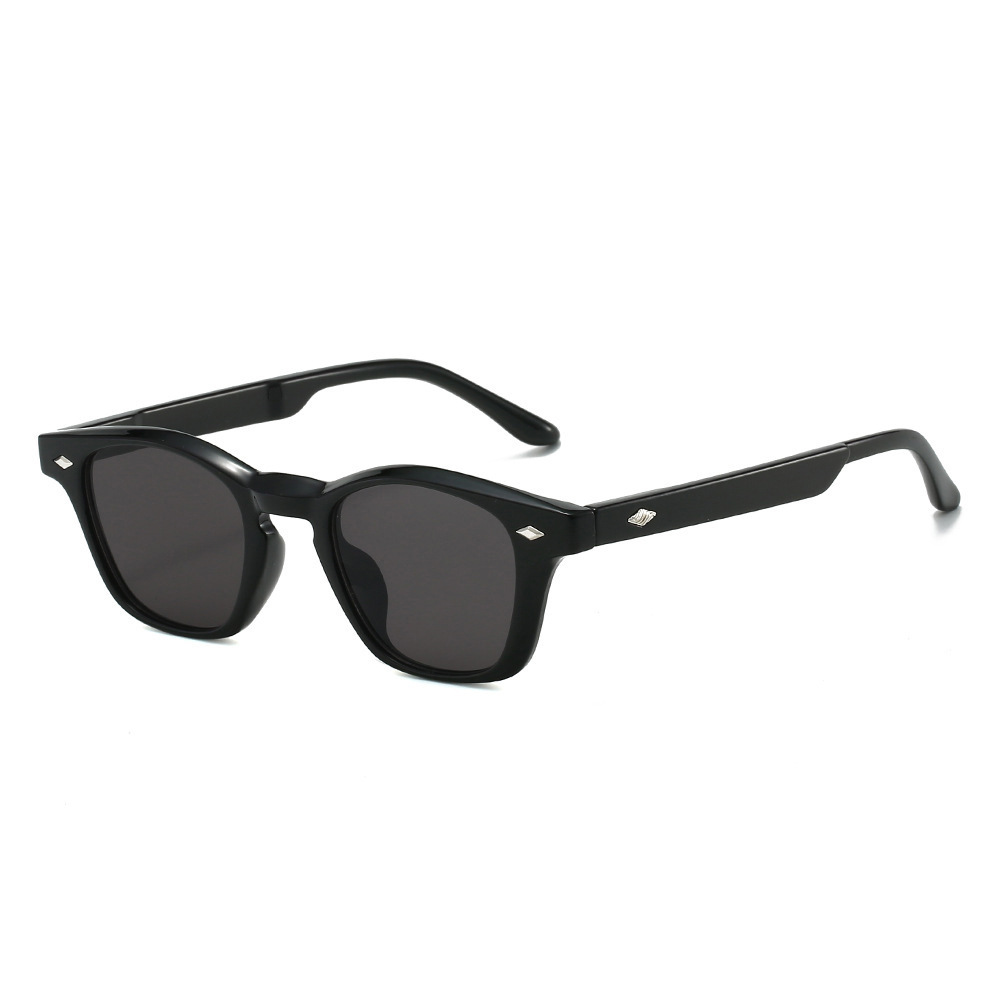 Wholesale Women Retro Square Sunglasses with PC Frame and Rhombus Rivets - Everful