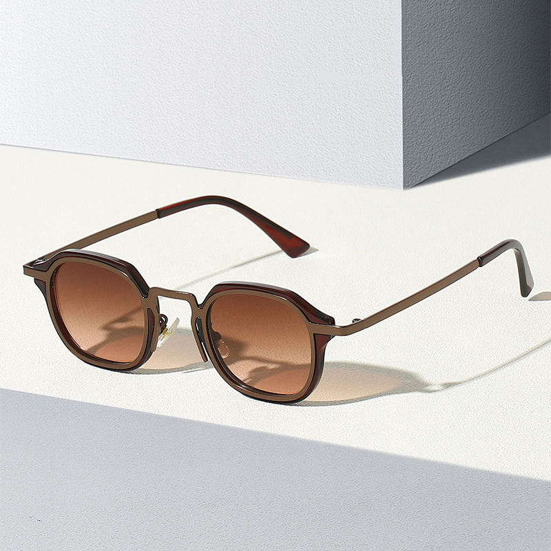 Wholesale Retro Square Metal Frame Sunglasses With AC Lens For Women Men - Everful