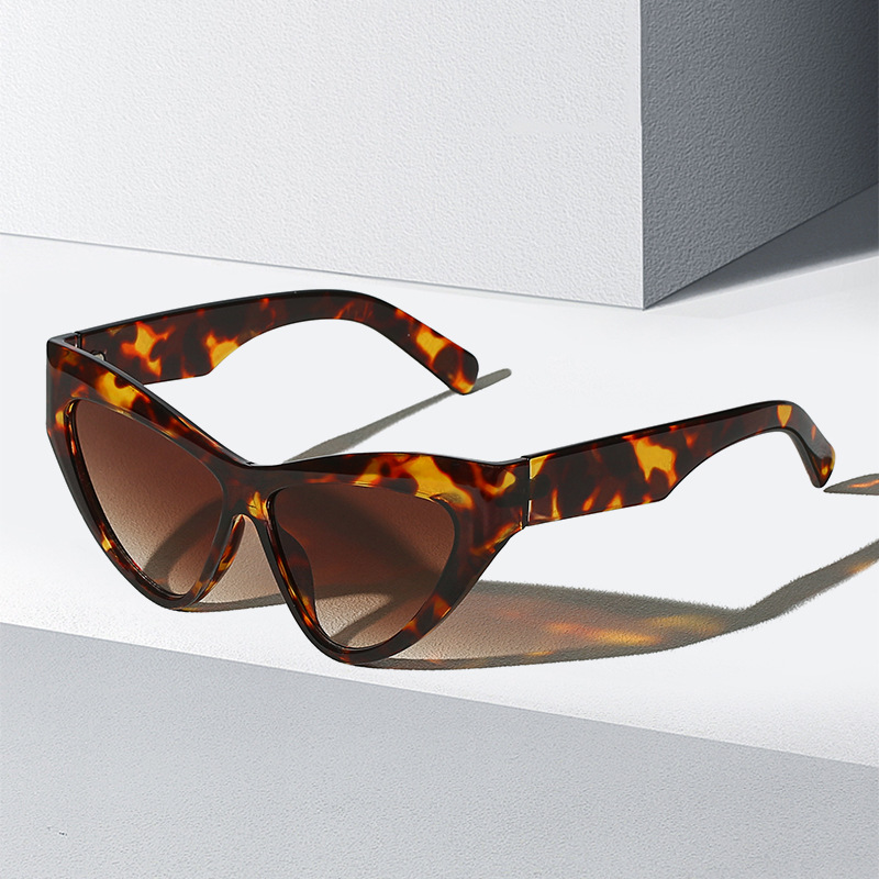 Wholesale Fashion Women Cat Eye Sunglasses Retro UV400 PC Frame - Everful