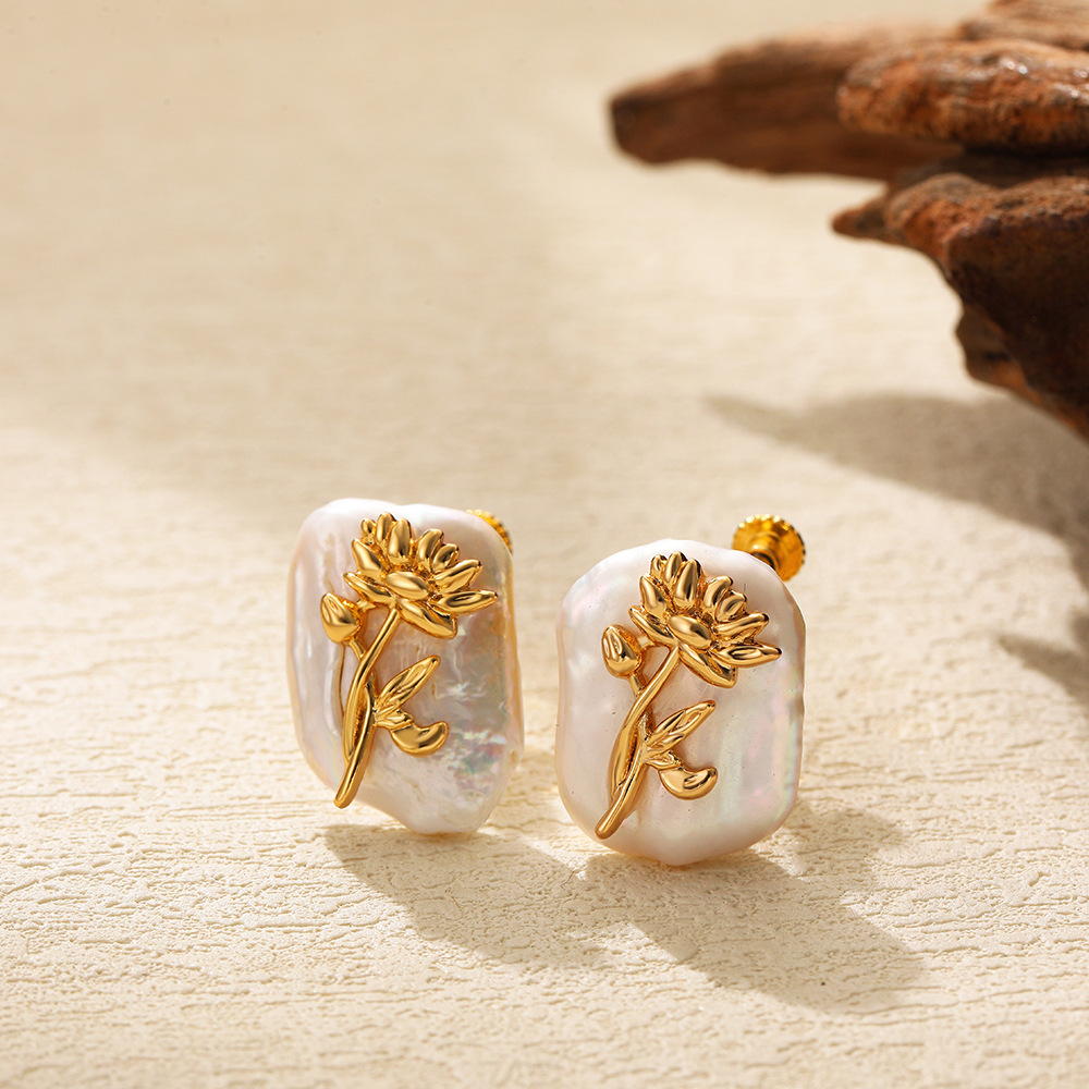 Vintage Baroque Pearl Earrings Gold Floral Leaf Design Clip On Stud Jewelry For Women Chinese Style