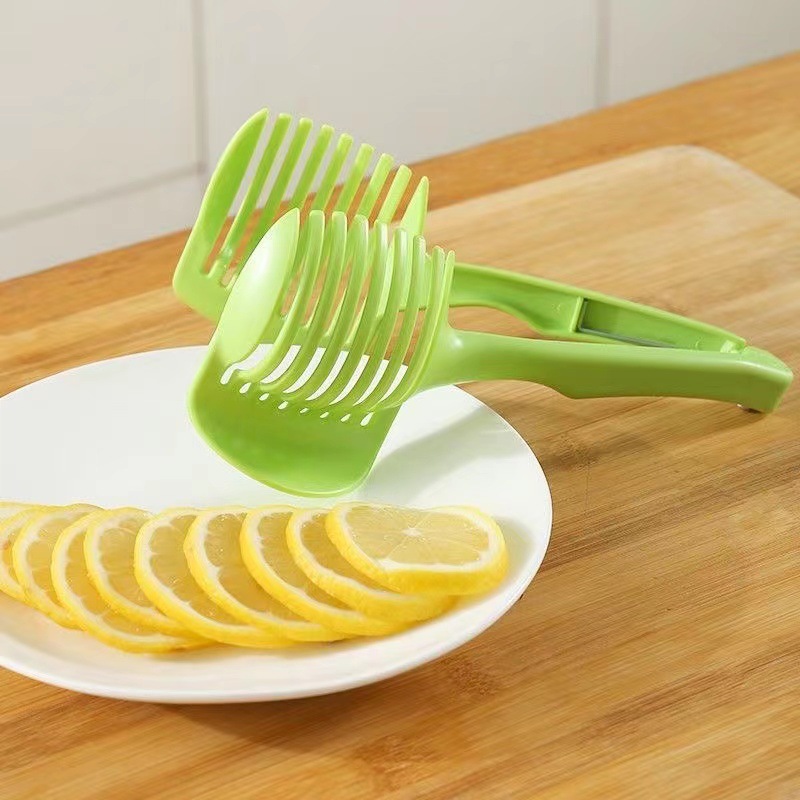 Handheld Lemon Slicer Fruit Vegetable Tomato Slicing Guide Tool Portable ABS Plastic Onion Cutter Clip For Home Kitchen Salad Maker Green
