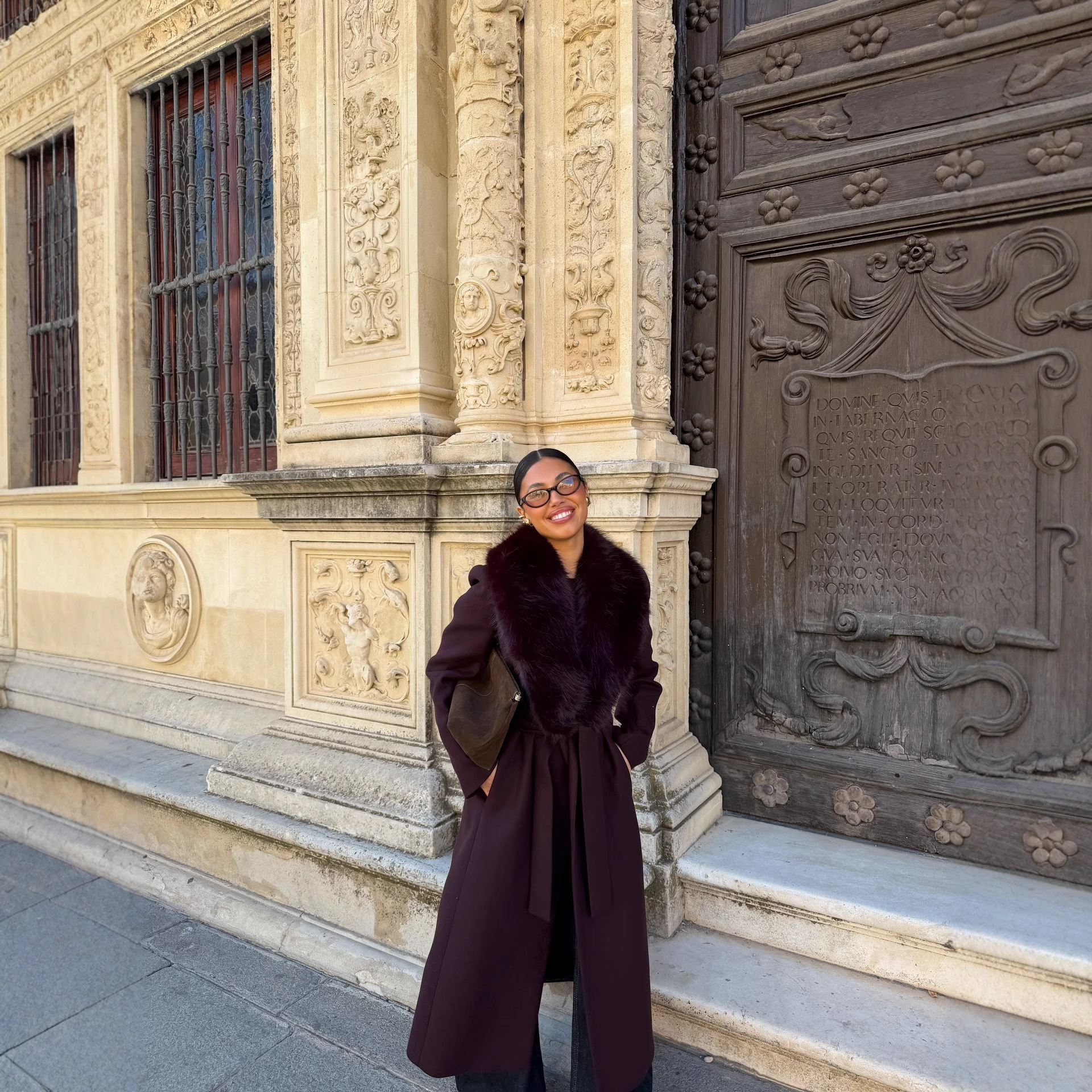 Women's Elegant Long Woolen Coat With Faux Fur Collar Waist Tie Wrap Jacket Luxurious Wine Red Autumn Winter Warm Outerwear Overcoat