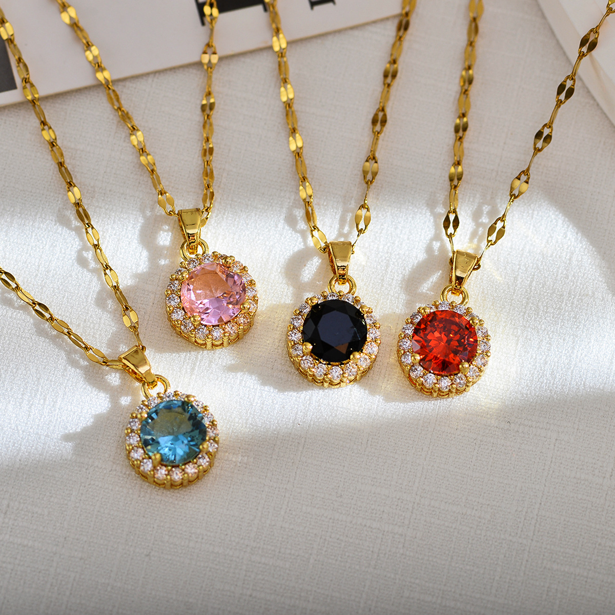 Elegant Round Gemstone Pendant Necklace Copper Gold Plated Halo Rhinestone Leaf Link Chain Jewelry For Women