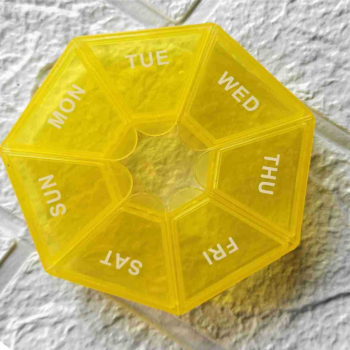 Portable Weekly Pill Organizer 7 Compartments PP Plastic Rotatable Small Medicine Box for Daily Travel Health Care Storage Case