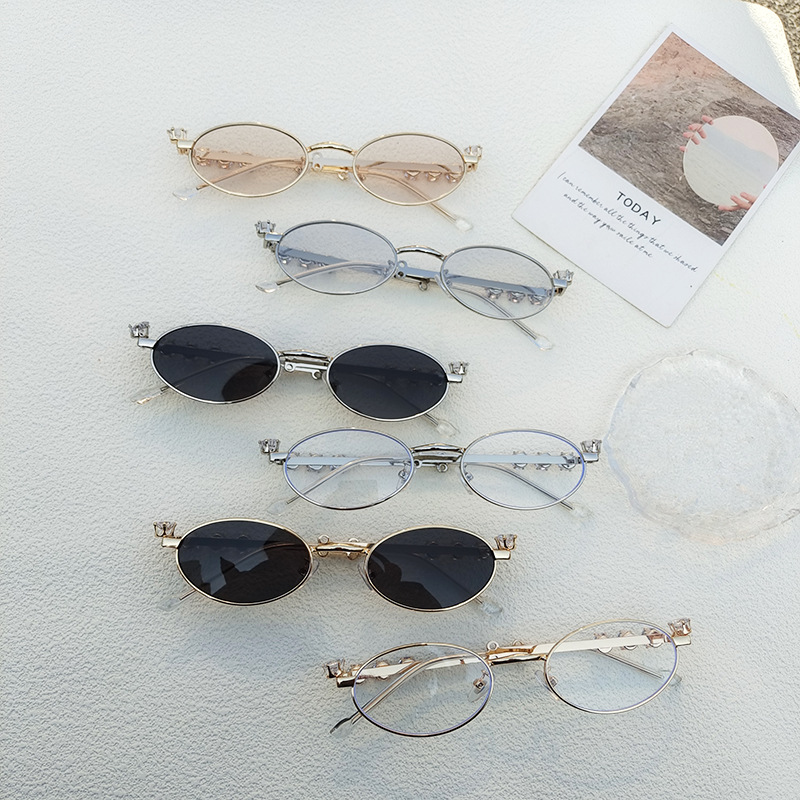 Wholesale Retro Oval Sunglasses with Metal Frame and Rhinestones - Everful