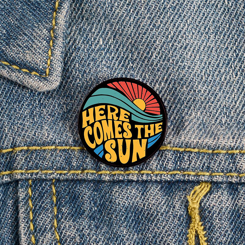 Here Comes The Sun Brooch Round Sunset Wave Enamel Pin Vintage Cartoon Badge For Clothing Bags Backpack Decoration Unisex Jewelry Accessories