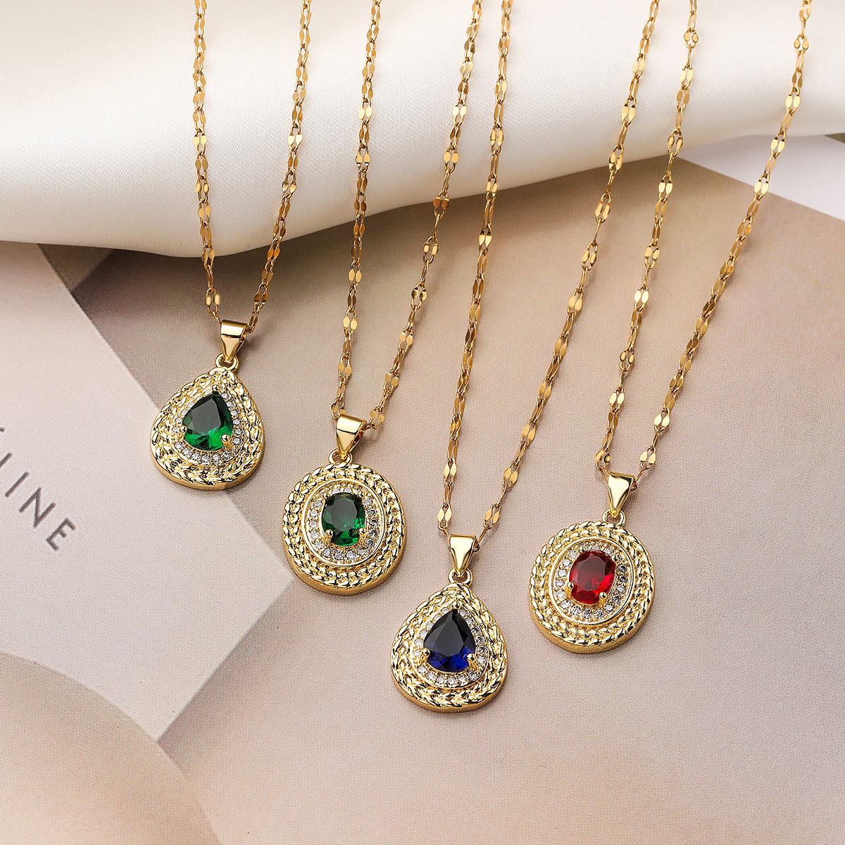 Vintage Gold Plated Copper Zirconia Teardrop Pendant Necklace Elegant Water Drop Geometric Neck Jewelry for Women Wedding Party Anniversary Daily Wear Niche Luxury Accessory