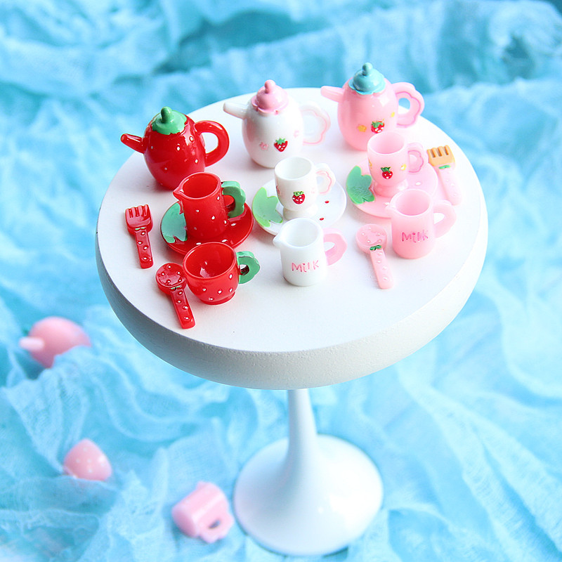 Miniature Strawberry Teapot Cup Set 3D Resin Fruit Model DIY Dollhouse Accessories Cute Food Play Toy For Kids Play House Fridge Magnet Decoration