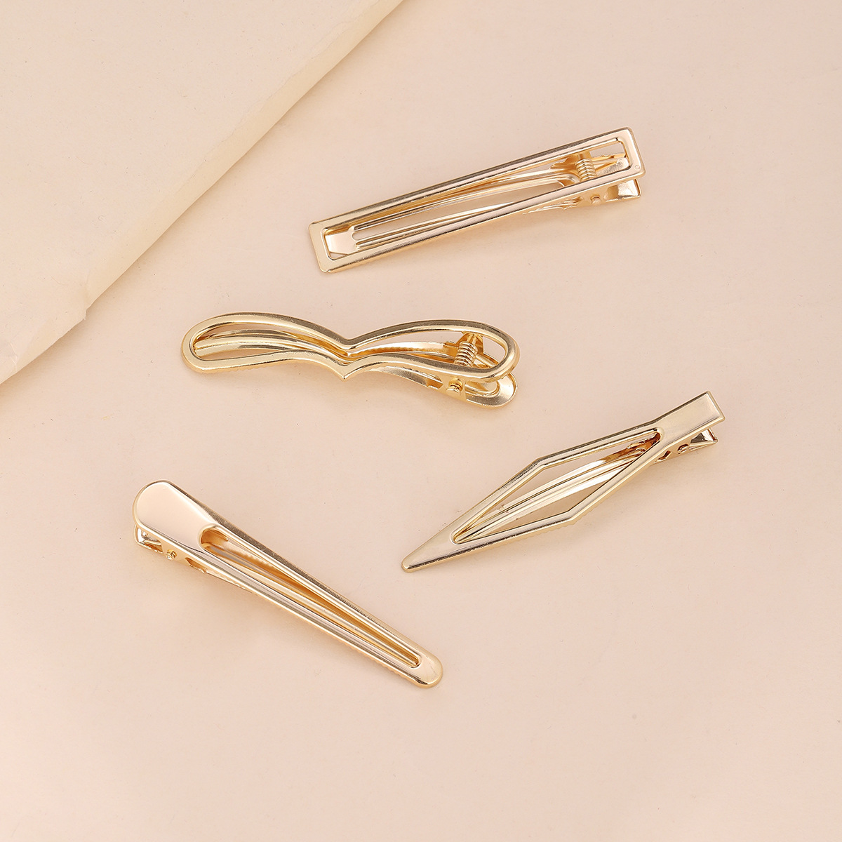Minimalist Gold Electroplated Alloy Geometric Hair Clips Rectangle Rhombus Wave Duckbill Clips For Women Daily Fashion Hair Accessories 4Pcs Set