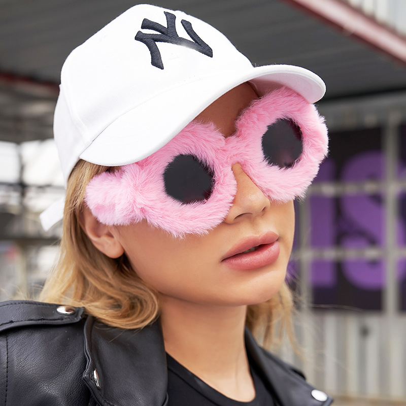 Women Round Frame Plush Sunglasses Faux Fur Covered UV400 Protection Personalized Y2K Fashion Shades For Party Streetwear Accessory