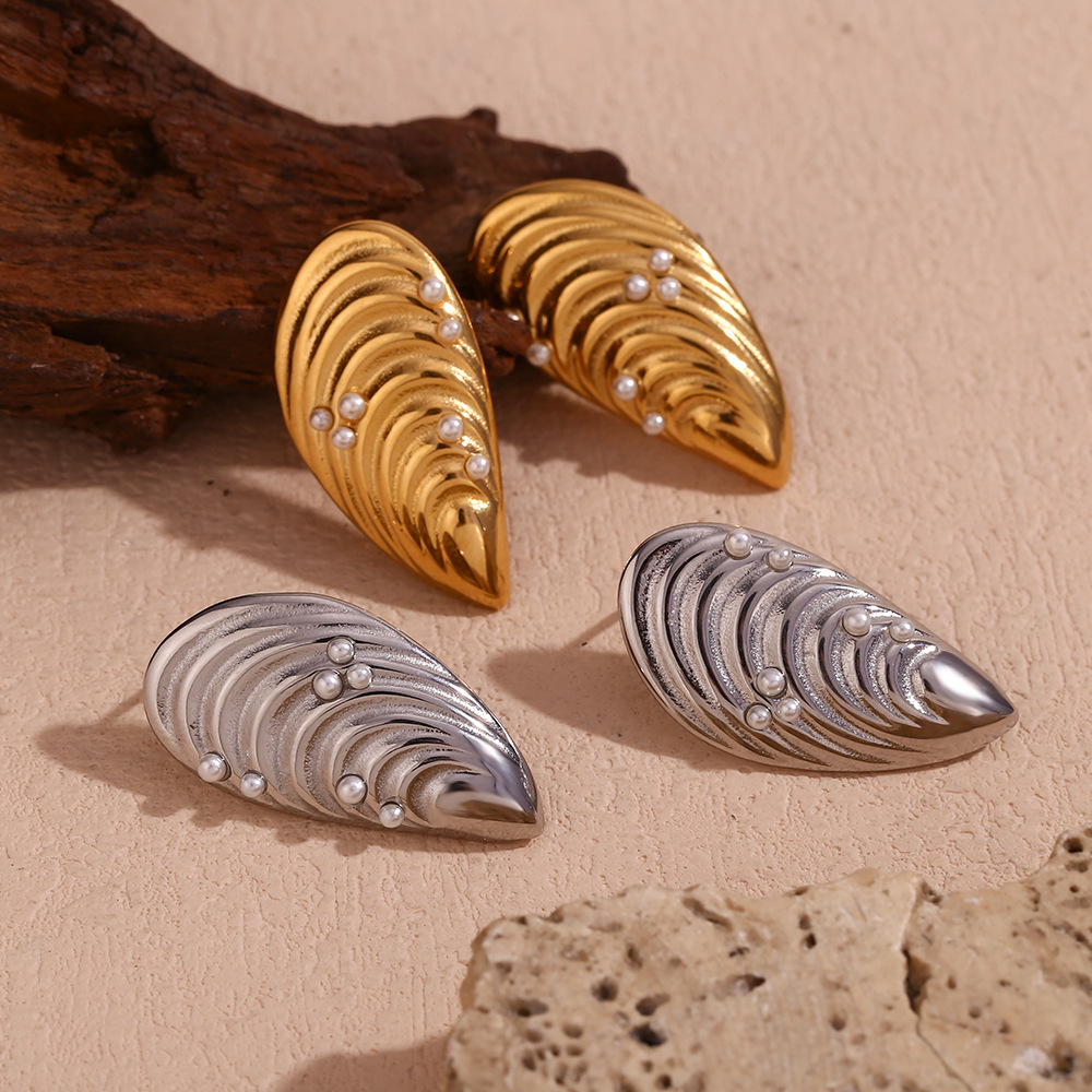 Mussel Shell Stud Earrings Stainless Steel 18K Gold Plated White Pearl Retro Fashion Niche For Women