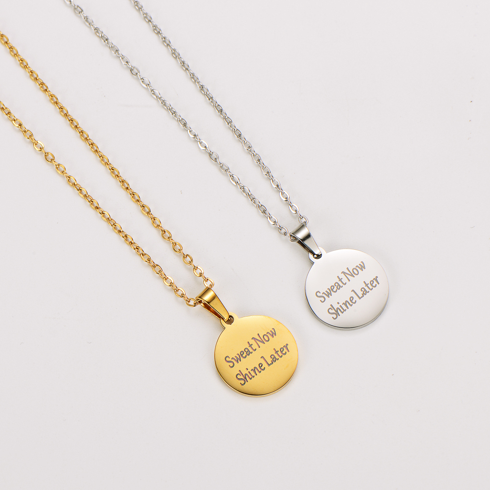 Sweat Now Shine Later 304 Stainless Steel Round Pendant Necklace 18K Gold Plated Motivational Inspirational Fitness Jewelry For Women Men Accessory