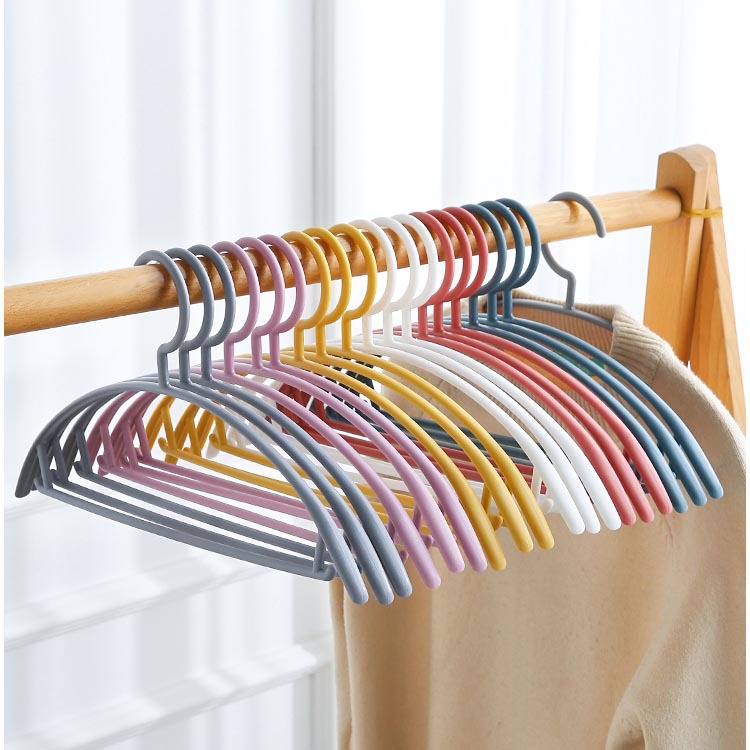 Non-slip Plastic Clothes Hangers Wide Shoulder Semicircle No Trace Drying Rack For Wardrobe Closet Organizing Coats Sweaters Dresses Durable Space Saving Hangers