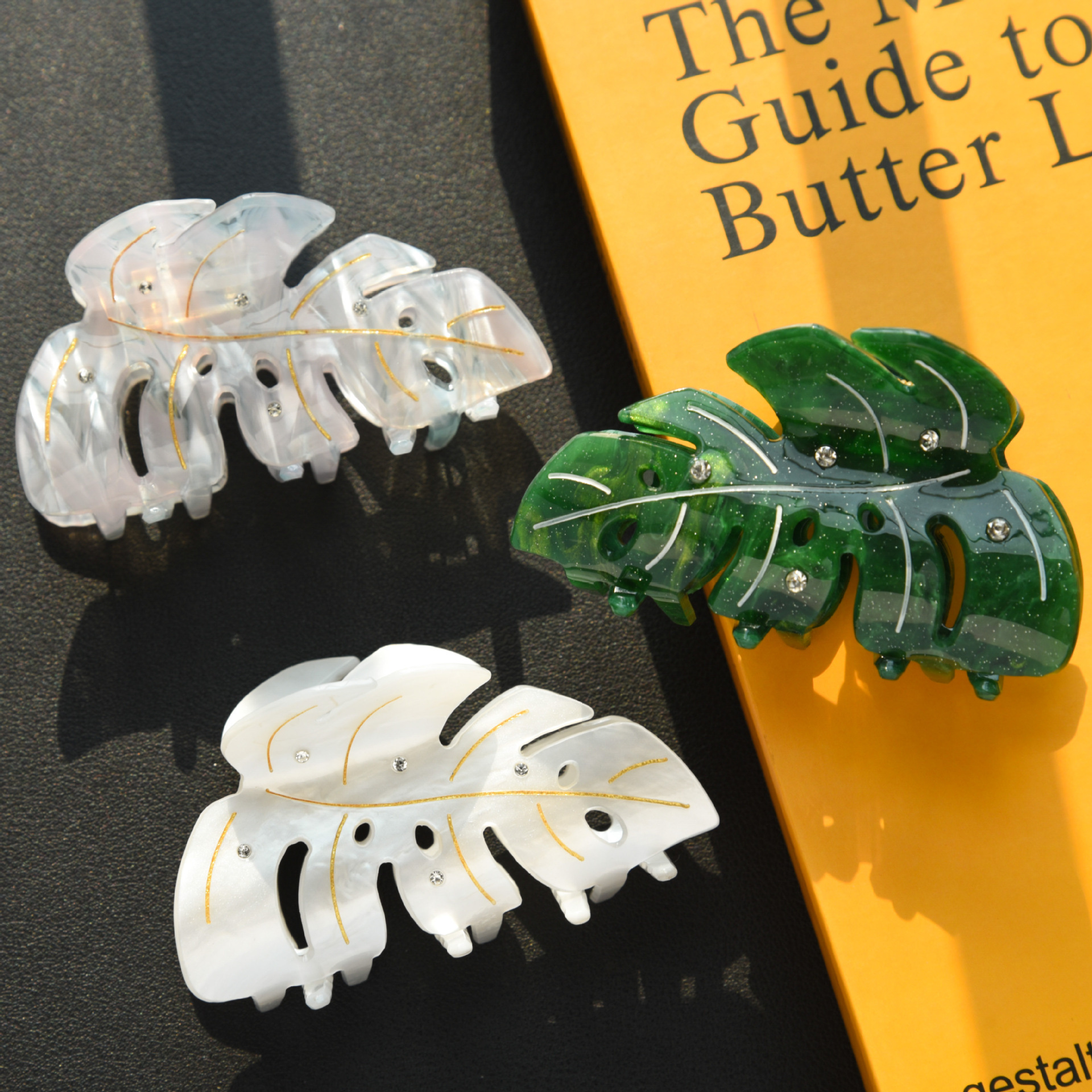 Elegant Monstera Leaf Hair Claw Clip Acetate Resin Large Shark Clip With Rhinestone Summer Beach Hair Accessories For Women Vacation