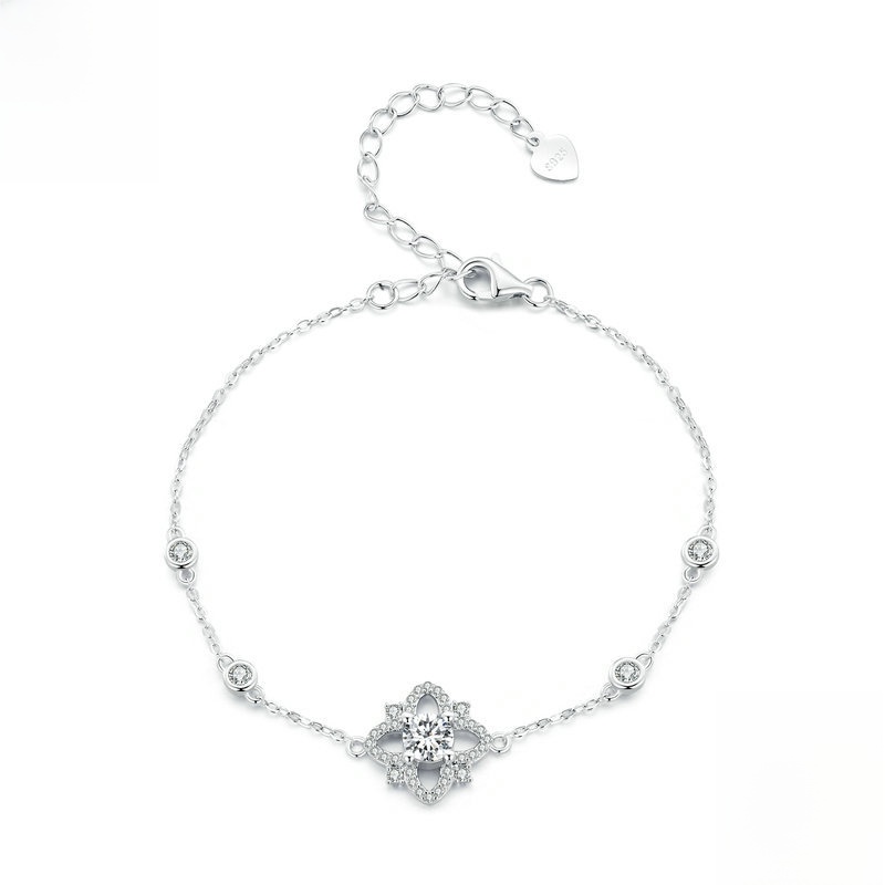Luxury 0.5ct Moissanite Bracelet 925 Sterling Silver Platinum Plated Four Petal Flower Adjustable Chain Zirconia Bracelet For Women Elegant Jewelry Gift