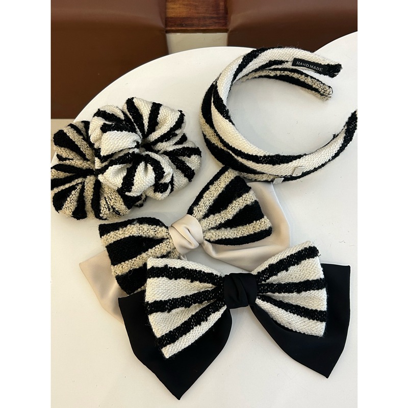 Korean Fashion Black White Striped Woolen Hair Accessories Knitted Wool Scrunchie Headband Bow Hair Clip With Metal Plate Handmade Hair Decor For Women