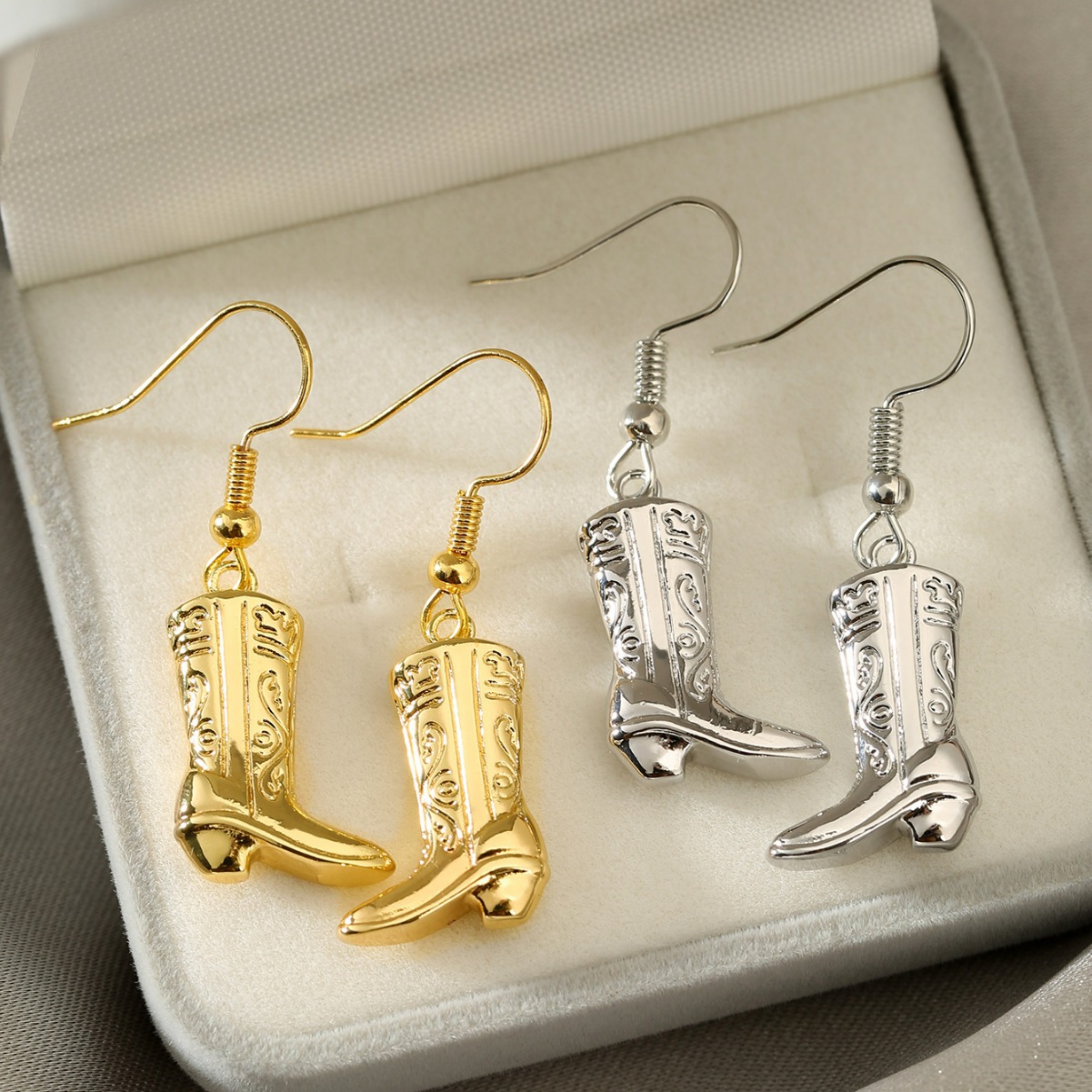 Western Cowboy Boot Dangle Hook Earrings Copper Etched Engraved Boot Jewelry For Women Girls Retro Personalized Gold Silver Jewelry Gift