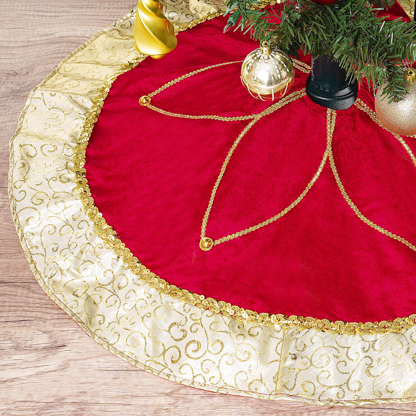Luxury Red Velvet Christmas Tree Skirt With Gold Sequin Edge And Scroll Pattern Holiday Party Home Decor Classic Xmas Tree Ornaments