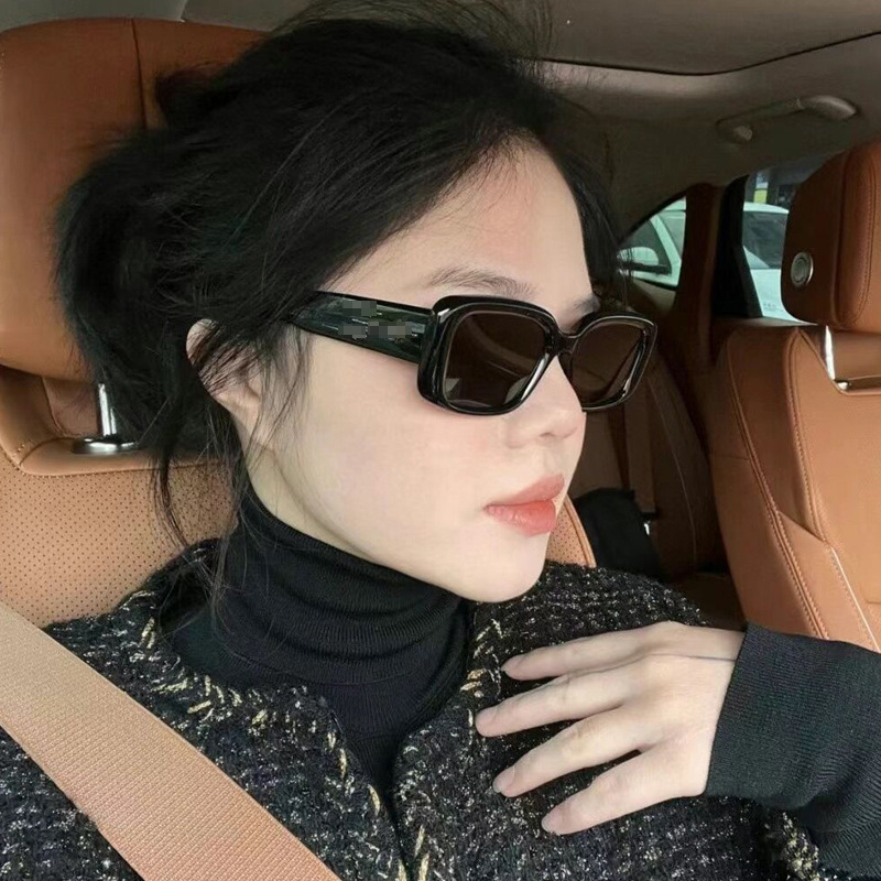 Wholesale Retro Square Rectangle Sunglasses with UV400 Protection - Everful