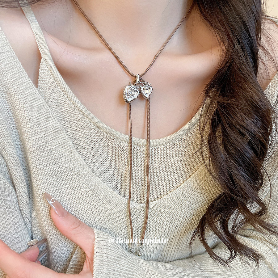 Retro Double Heart Pendant Necklace For Women Copper Zirconia Inlaid Brown Waxed Rope Bolo Tie Long Sweater Chain Jewelry