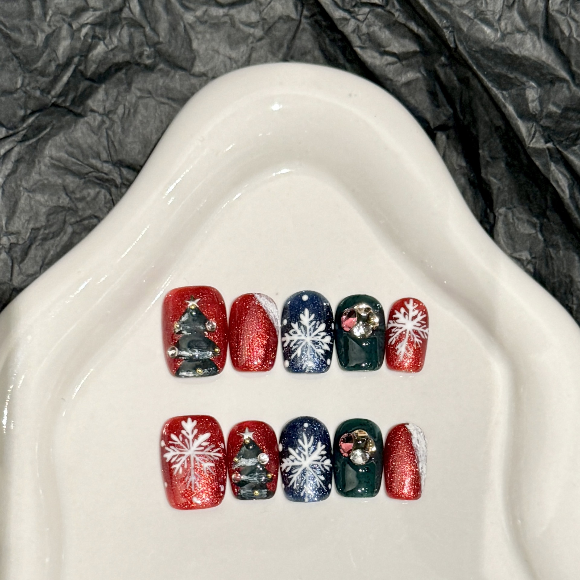 Handmade Christmas Press-On Nails Resin 3D Snowflake Christmas Tree Rhinestone Artificial Fake Nails For Women Festive Winter Party Decoration