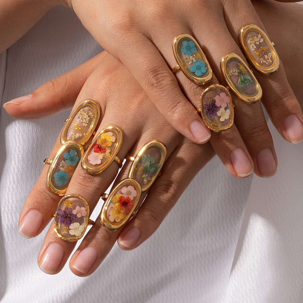 Vintage Stainless Steel Real Dried Flower Open Ring Gold Plated Adjustable Resin Botanical Floral Ring For Women Nature Style Jewelry Gift