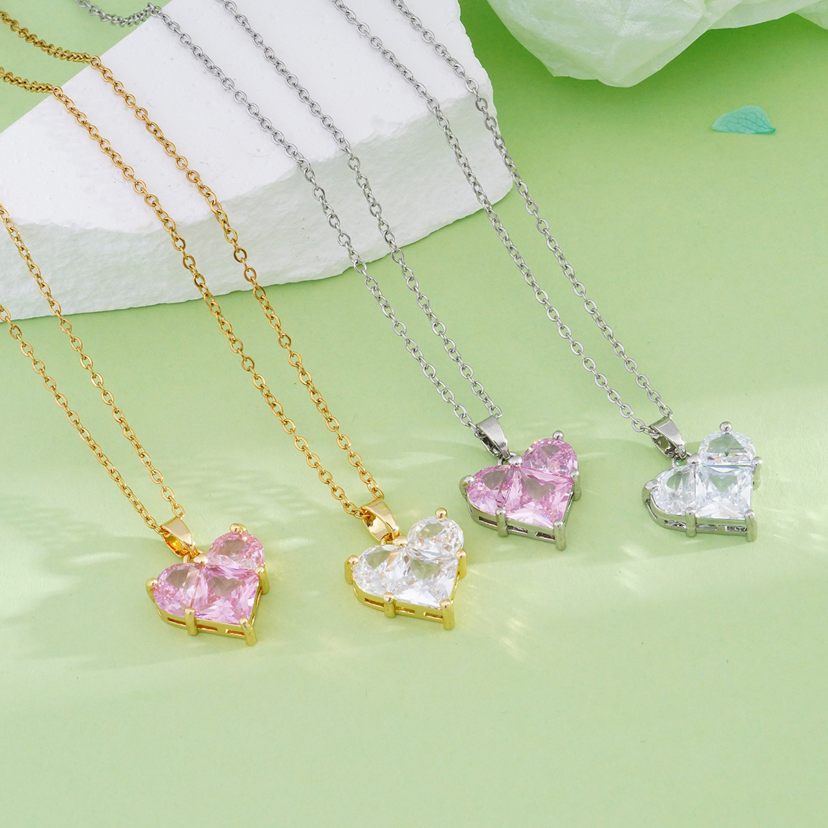Heart Pendant Necklace 18K Gold Plated Copper Pink Cubic Zirconia Sweet Elegant Niche Design Jewelry For Women