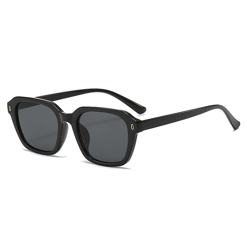 Wholesale Retro Square Sunglasses with Large PC Frame UV400 Protection - Everful