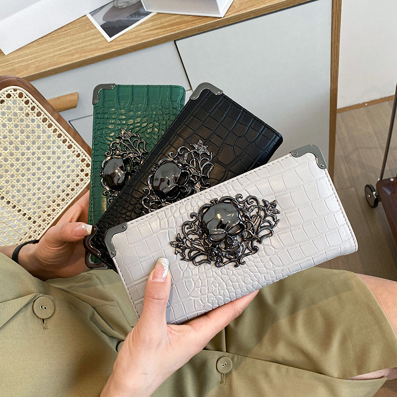 Women Fashion Crocodile Pattern Long Wallet Punk Gothic Skull Decor Clutch Bag Multi Card Slots Phone Purse With Metal Corners