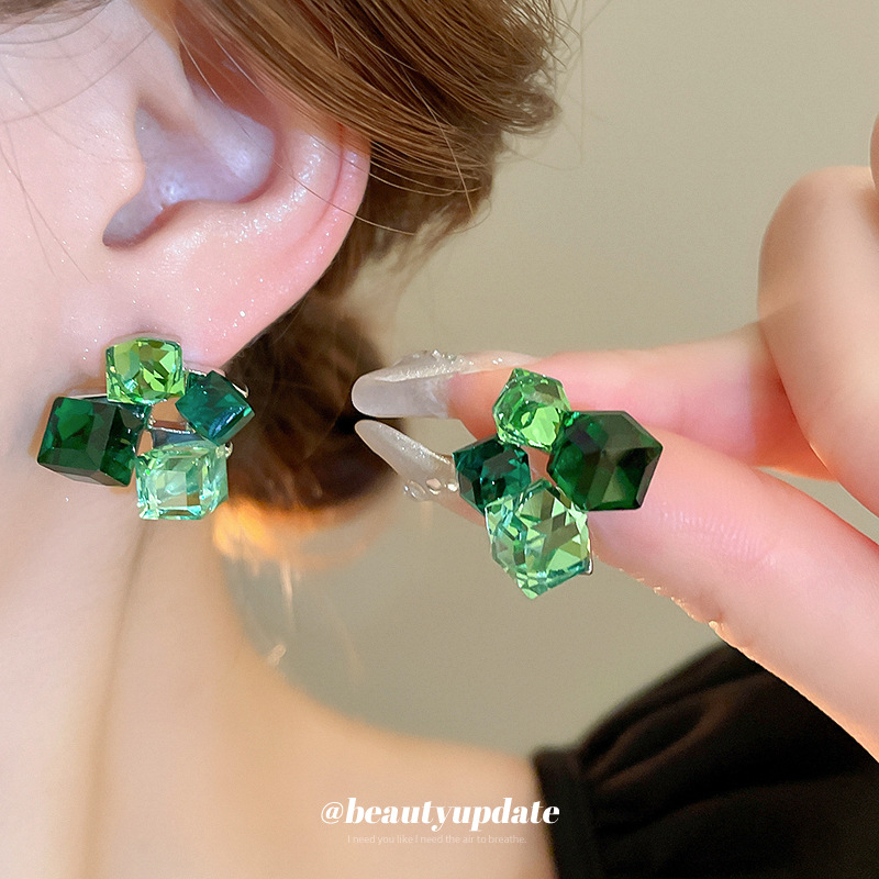 Elegant Geometric Cube Green Crystal Stud Earrings With S925 Sterling Silver Pin Multi-faceted Gradient Green Jewelry For Women Daily Party Accessories