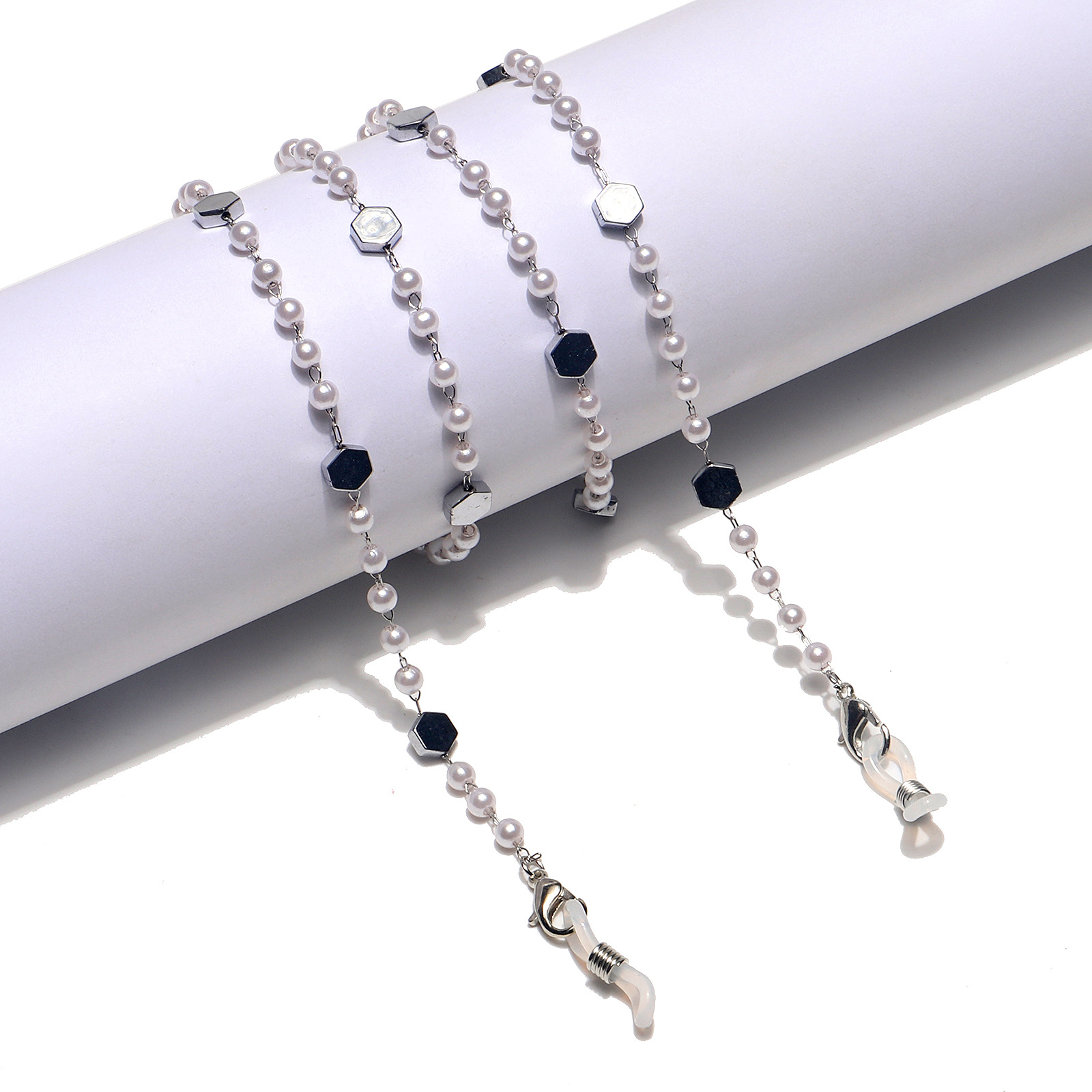 Stainless Steel Glasses Chain With White Imitation Pearl And Hexagon Metal Beads Anti-Slip Sunglasses Strap Mask Lanyard Holder Necklace Women Daily Fashion Jewelry Accessories