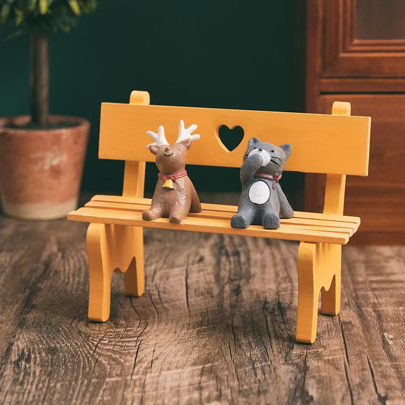 Miniature Wooden Park Bench Model Heart Hollow Micro Landscape Accessories Fabric Pillows Desk Decoration Dollhouse Furniture For Photography Props