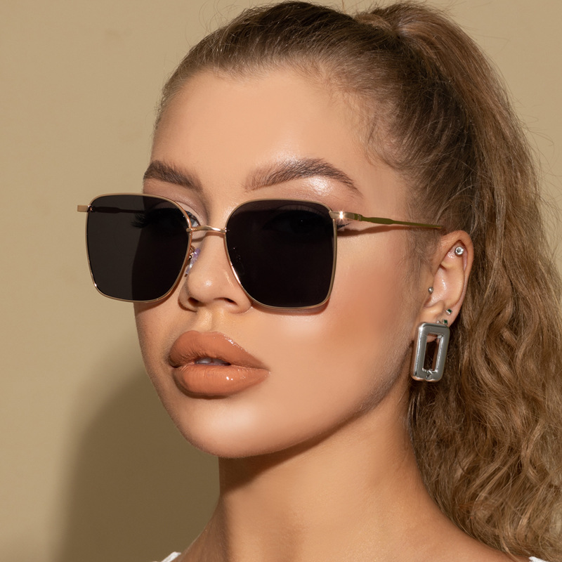 Wholesale Fashion Square Sunglasses Oversized Metal Frame UV400 Protection - Everful